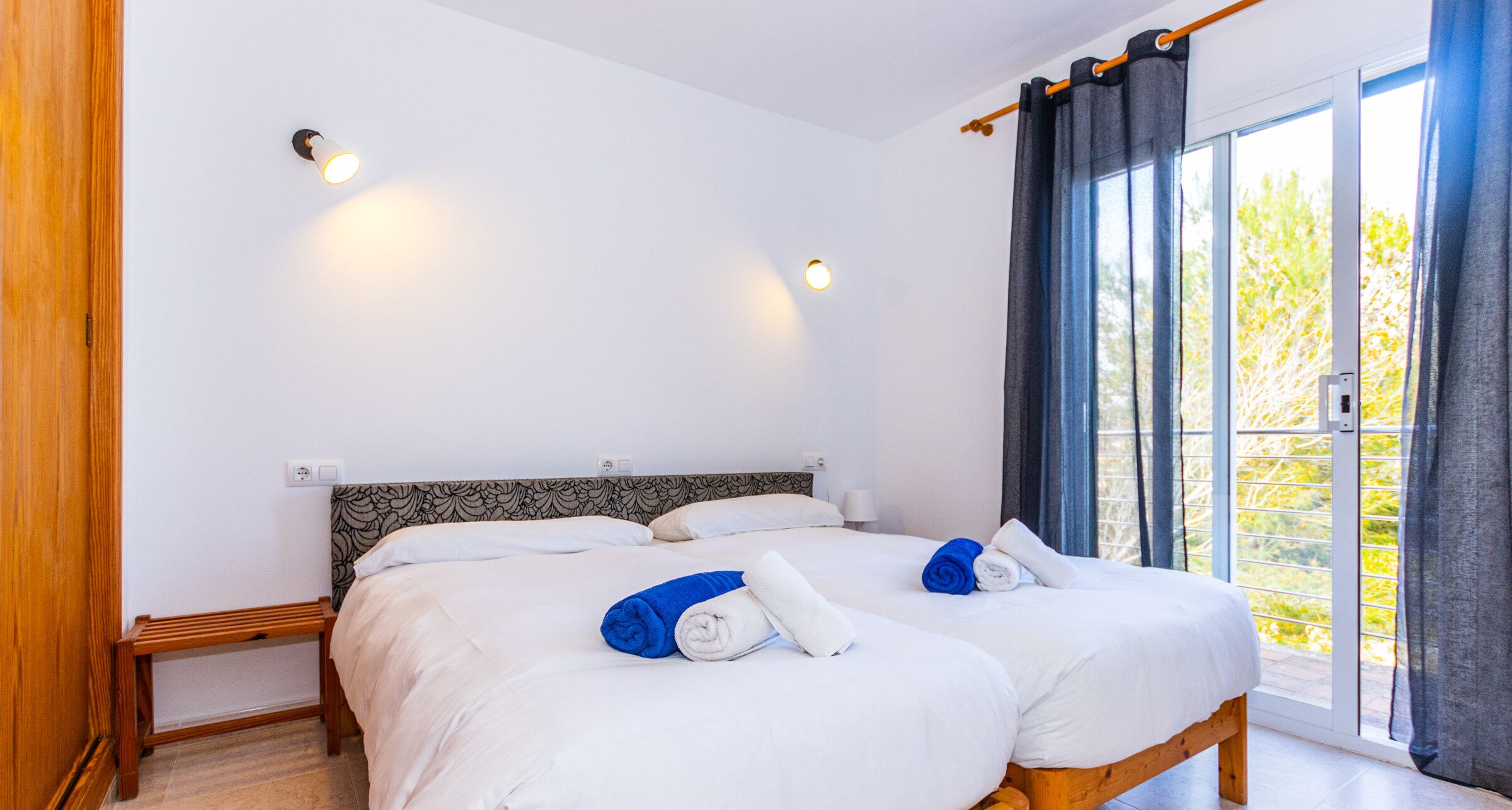 3 slaapkamers, een strijkplank/strijkijzer, gratis wifi, beddengoed