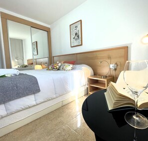 2 makuuhuonetta, silitysrauta/-lauta, Wi-Fi, vuodevaatteet