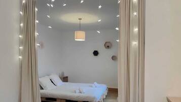 Fer et planche à repasser, Wi-Fi gratuit, draps fournis