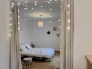 Bügeleisen/Bügelbrett, kostenloses WLAN, Bettwäsche