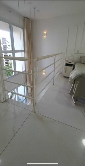 1 habitación, tabla de planchar con plancha, wifi gratis y ropa de cama 