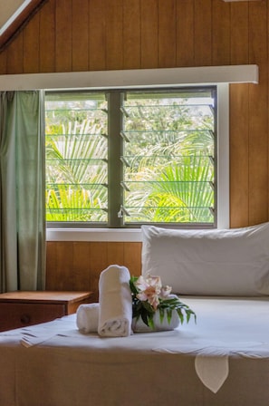 Interior - Koromiri Bungalow (Rarotonga)