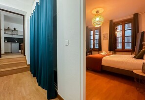 Een strijkplank/strijkijzer, gratis wifi, beddengoed