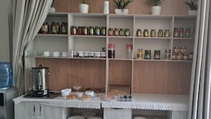 Free daily continental breakfast - veagat b&b (Tashkent)
