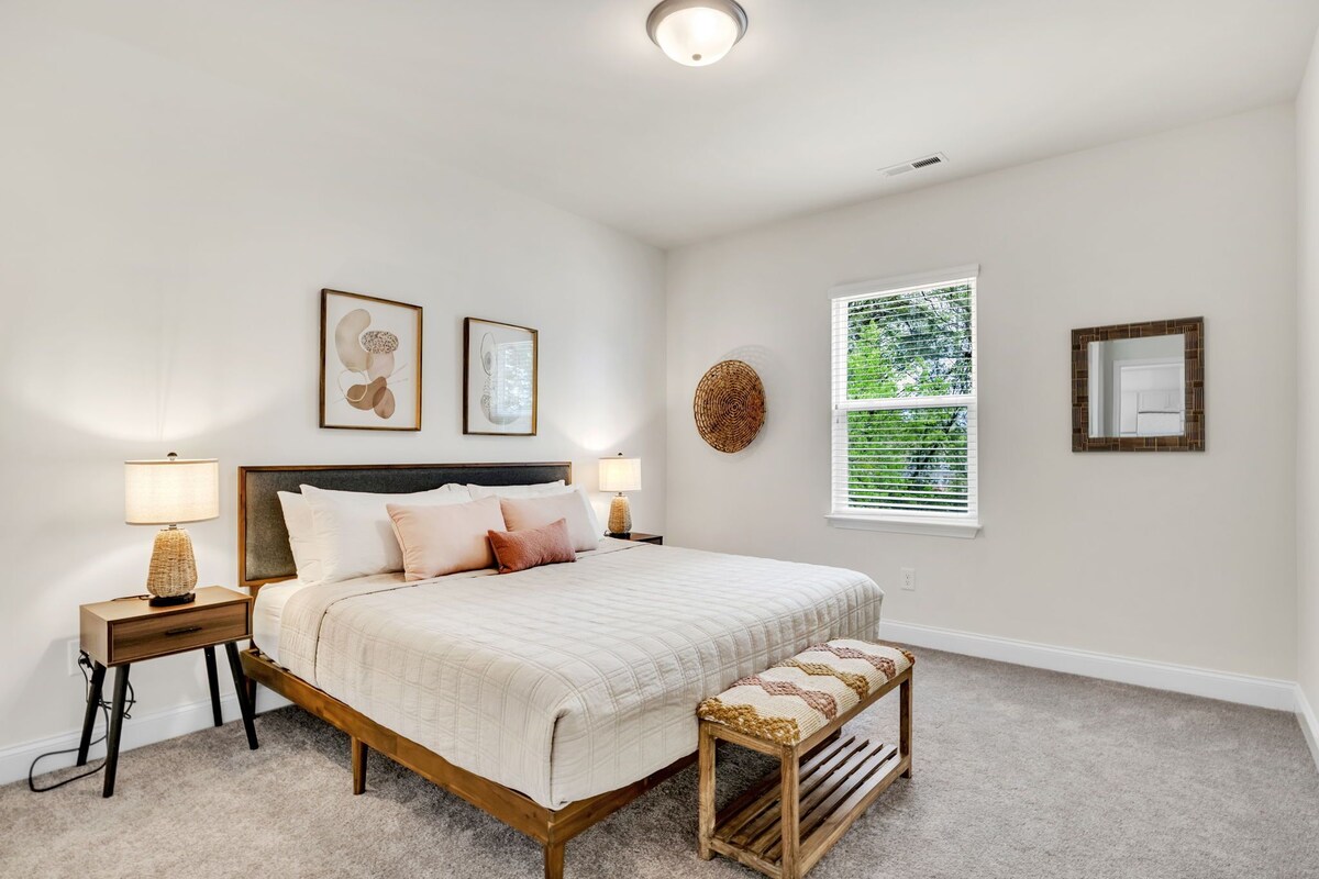 Photo 17 of 2BR Greer Condo: Pet-Friendly, King Beds, Fire Pit