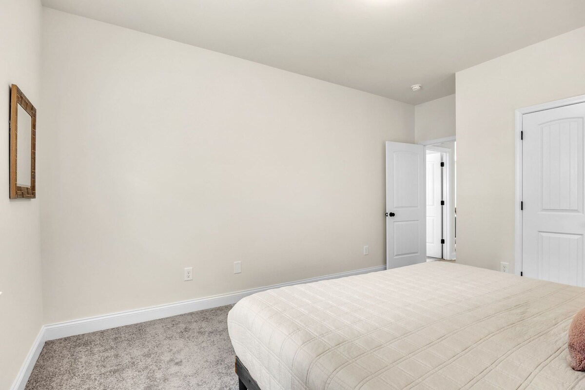 Photo 18 of 2BR Greer Condo: Pet-Friendly, King Beds, Fire Pit