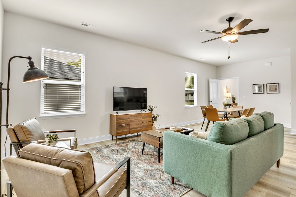 Photo 23 of 2BR Greer Condo: Pet-Friendly, King Beds, Fire Pit