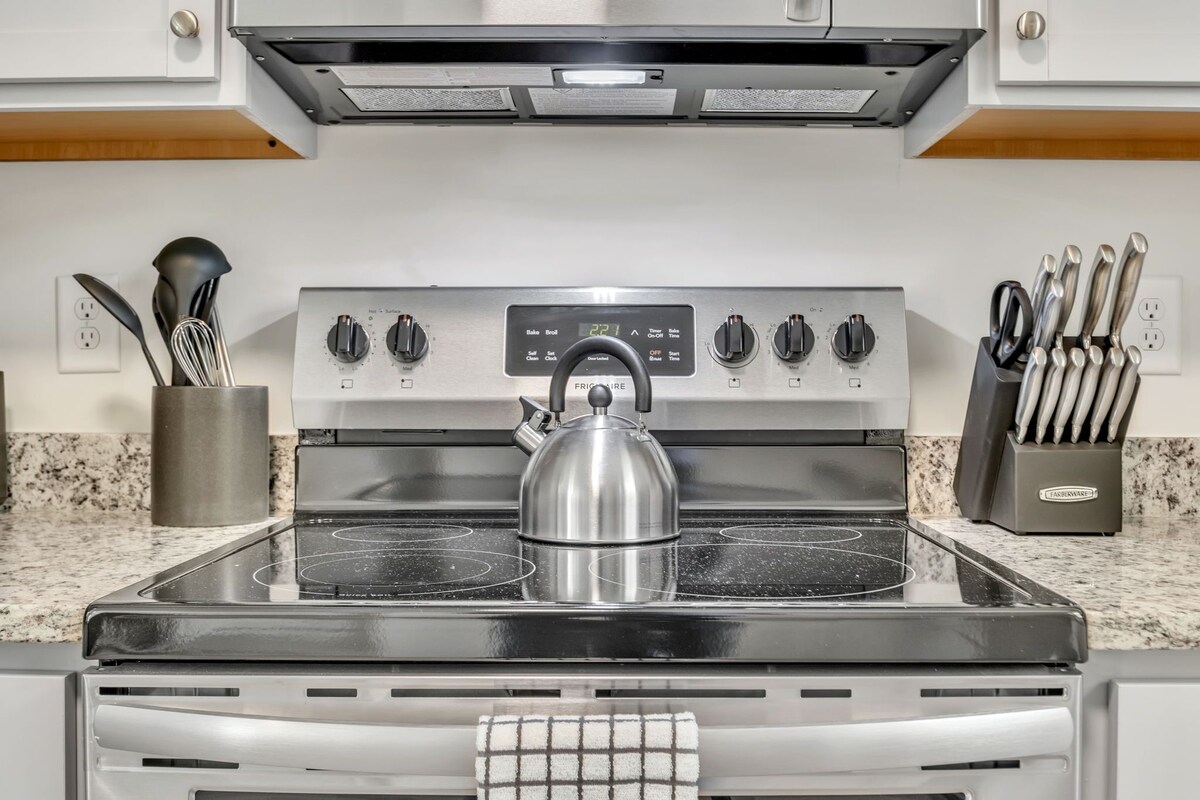 Photo 11 of 2BR Greer Condo: Pet-Friendly, King Beds, Fire Pit