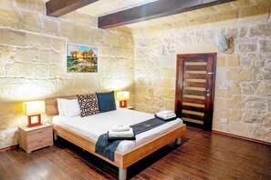 4 bedrooms, free WiFi, bed sheets - Mixel Gozitan Villa and Pool, Sannat Ghawdex - Gozo, Malta (Sannat Ghawdex - Gozo)