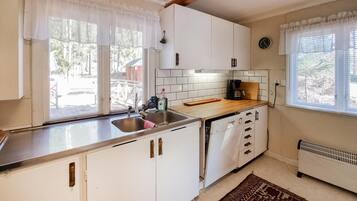 Refrigerador, horno, parrilla de estufa y lavavajillas