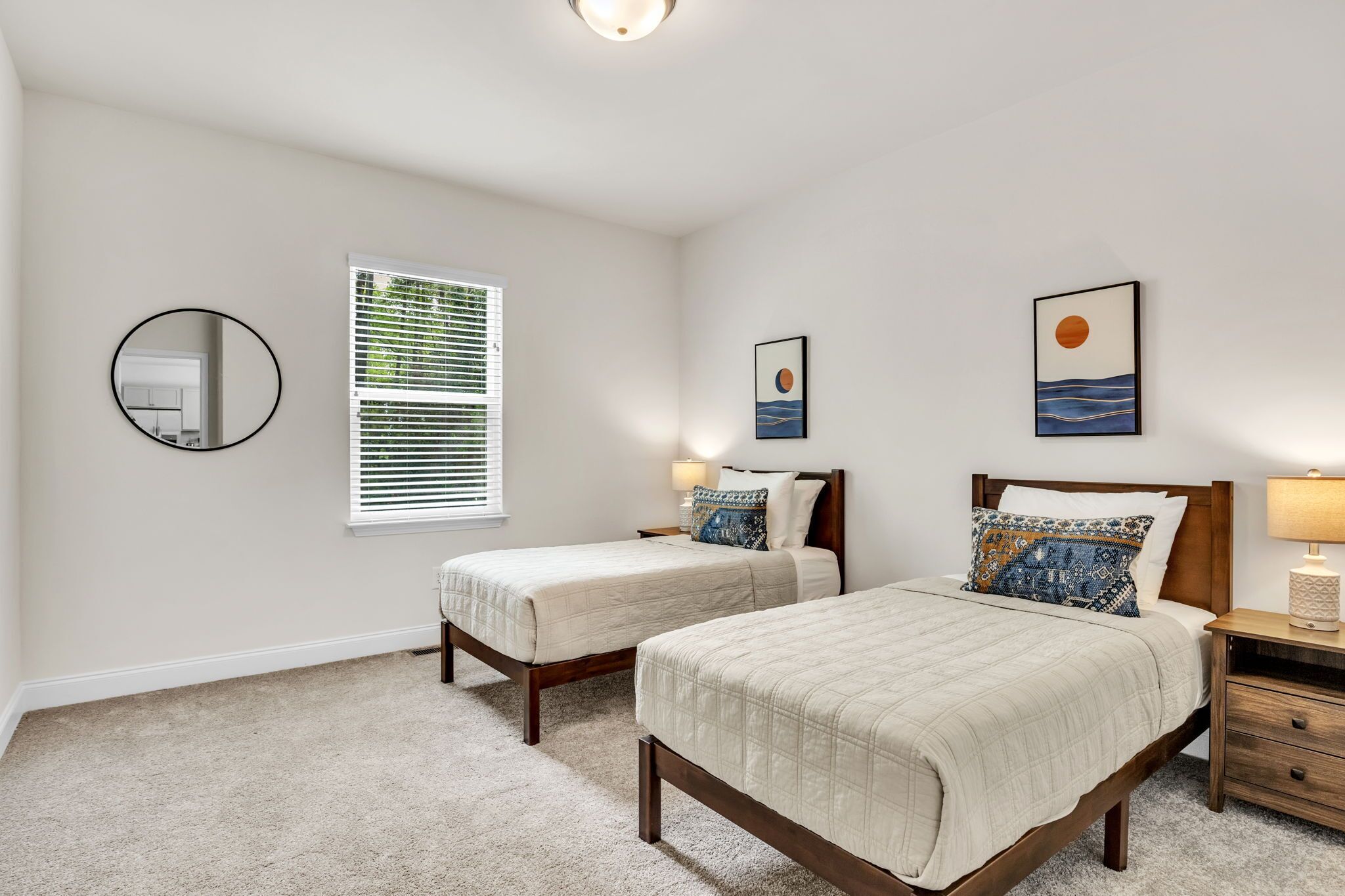 2 habitaciones, tabla de planchar con plancha, wifi y ropa de cama 