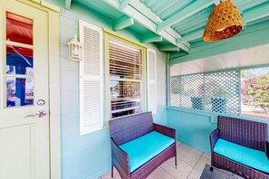 Terrace/patio - Waterfront retreat with bay views, dog-friendly, & snowbird-ready (Goodland)