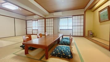 Standard Room | Free WiFi, bed sheets