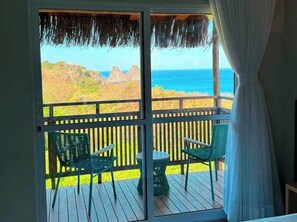 Deluxe Room, Lanai, Sea View | Peti besi dalam bilik, Wi-fi percuma 