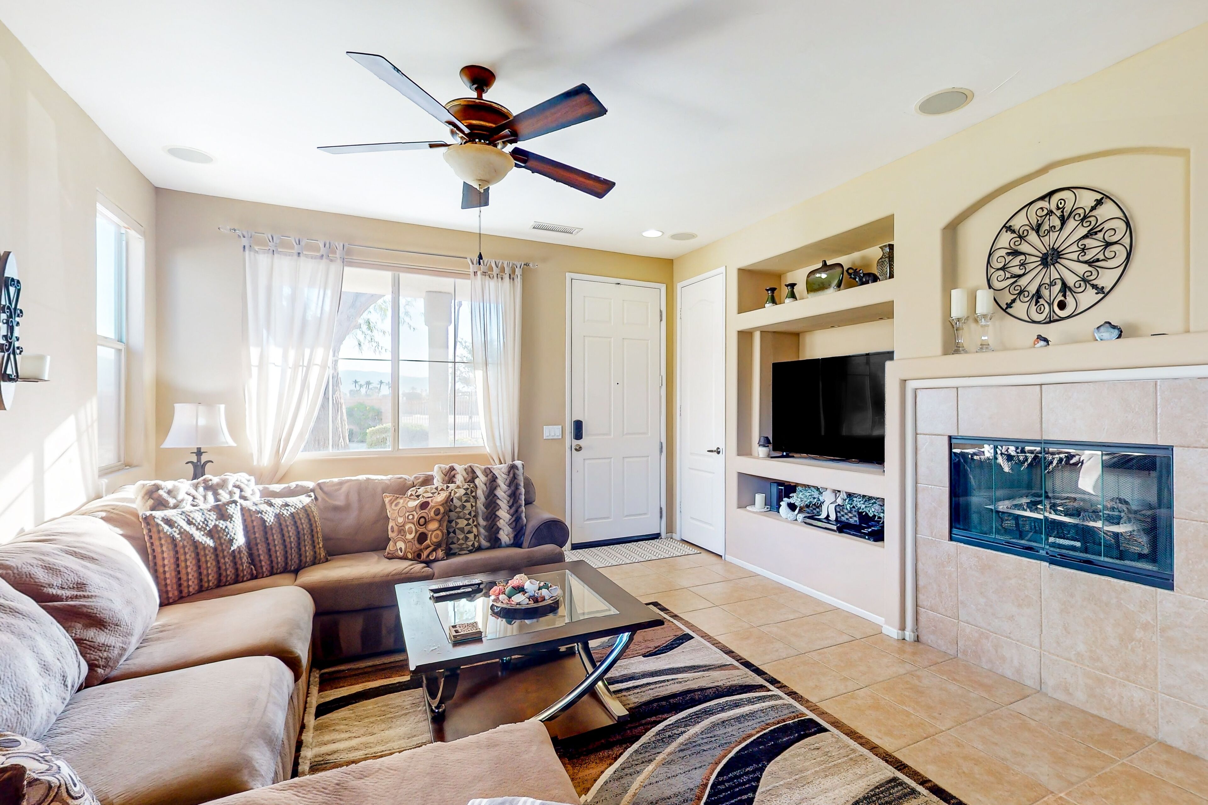 Comfortable home with private pool & beautiful terrace, next to Coachella
