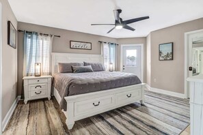 5 bedrooms, iron/ironing board, WiFi, bed sheets