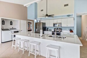 Fridge, microwave, oven, stovetop - 5BR Lush Marco Island Retreat (Marco Island)