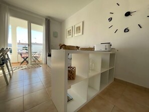 Interior - Algaiarens - Apto con Piscina y Junto a la Playa (Cala En Blanes)