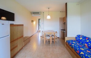 Smart TV, foosball, table tennis - Lovely apartment in San Feliciano (San Feliciano)