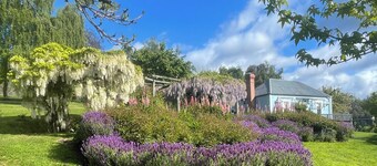 Gorgeous cottage in the heart of the picturesque Huon Valley.