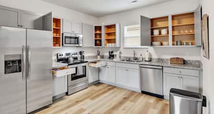 Pet-Friendly 2BR Greer Home, King Beds & Fire Pit