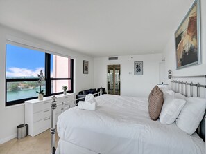 2 bedrooms, iron/ironing board, travel cot, free WiFi