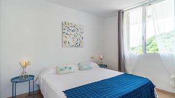 1 bedroom, internet, bed sheets