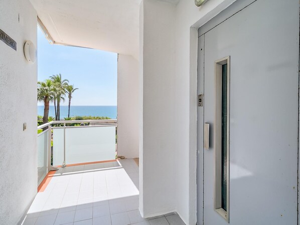 Property grounds - Ideal space for couples with sea views and parking (Sant Pol de Mar)