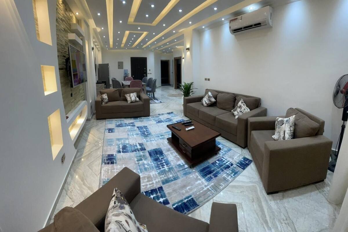 Economy Apartment | Living area
