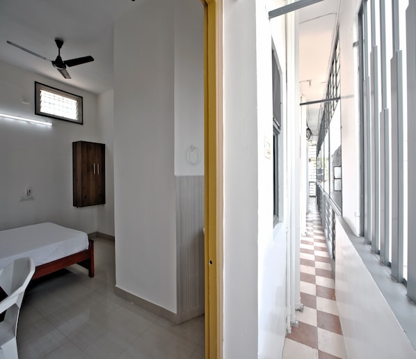 Kamar Standar | Kipas