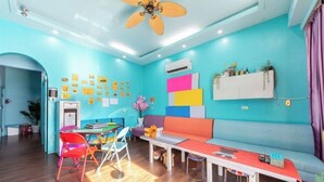 Reception - Cartoon Family  Hotel (Hengchun)