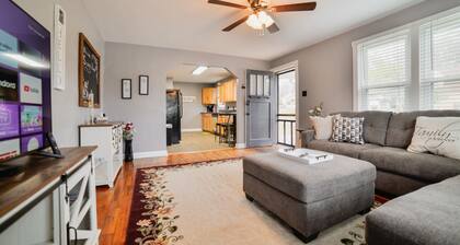 Next Door to Mercy Hospital - Pet Friendly - Fast Wifi