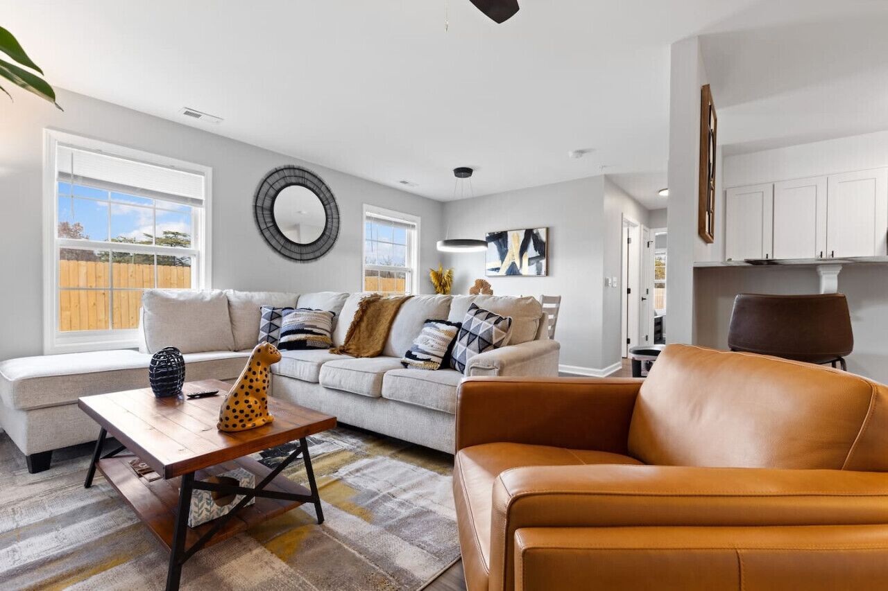 New LUXE APT 3BR Downtown Fay Unit B