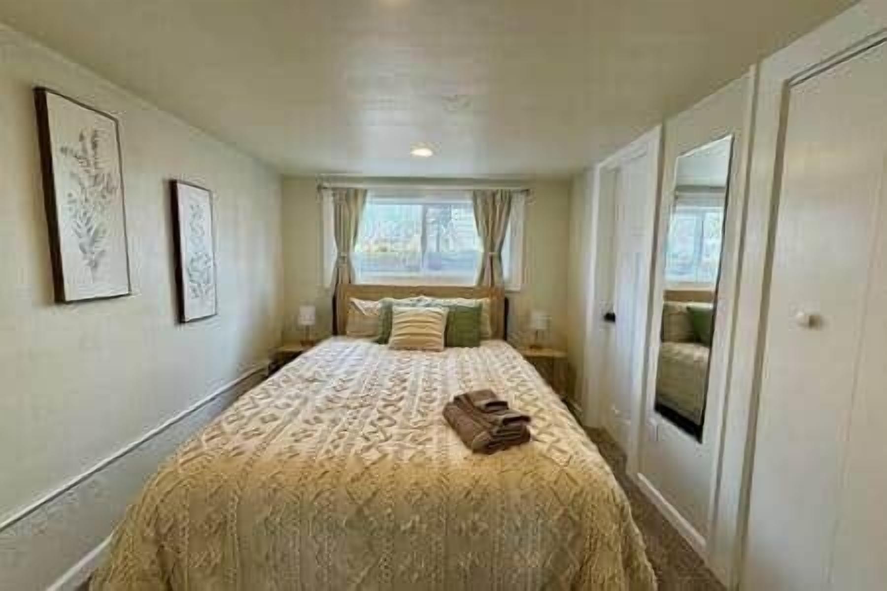 2 多间卧室、熨斗/熨衣板、WiFi、床单