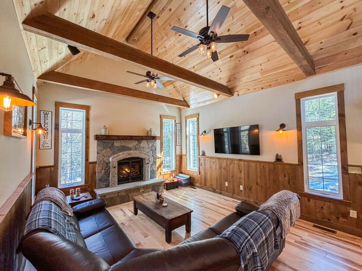 The Oxford House | Custom Built Eidelweiss Getaway