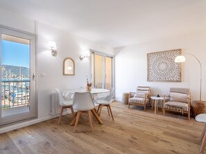 Dining - le Port de Bormes by Interhome (Bormes-les-Mimosas)