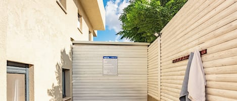 House, Private Pool | Jetted tub