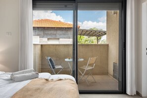 5 bedrooms, blackout curtains, iron/ironing board, free WiFi - Hadas Villa Spa Yavne'el by Sea N' Rent (Yavne'el)