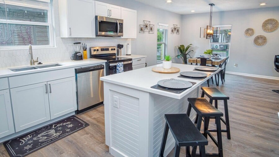 Charming 3BR 1BA Close to Vibrant Downtown