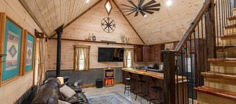 Large Deck - Firepit - Screened Porch - Hiking - 2 mi to Cloudland Canyon - 6 mi to McLemore Golf