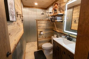 Dusche, Haartrockner, Shampoo