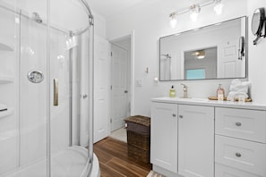 Hair dryer, towels - Sunny home near the water with patio, streaming, washer/dryer, grill, fast WiFi (Anna Maria)