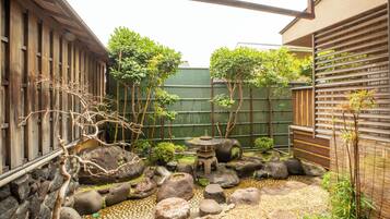 Deluxe Room, Non Smoking, Garden View