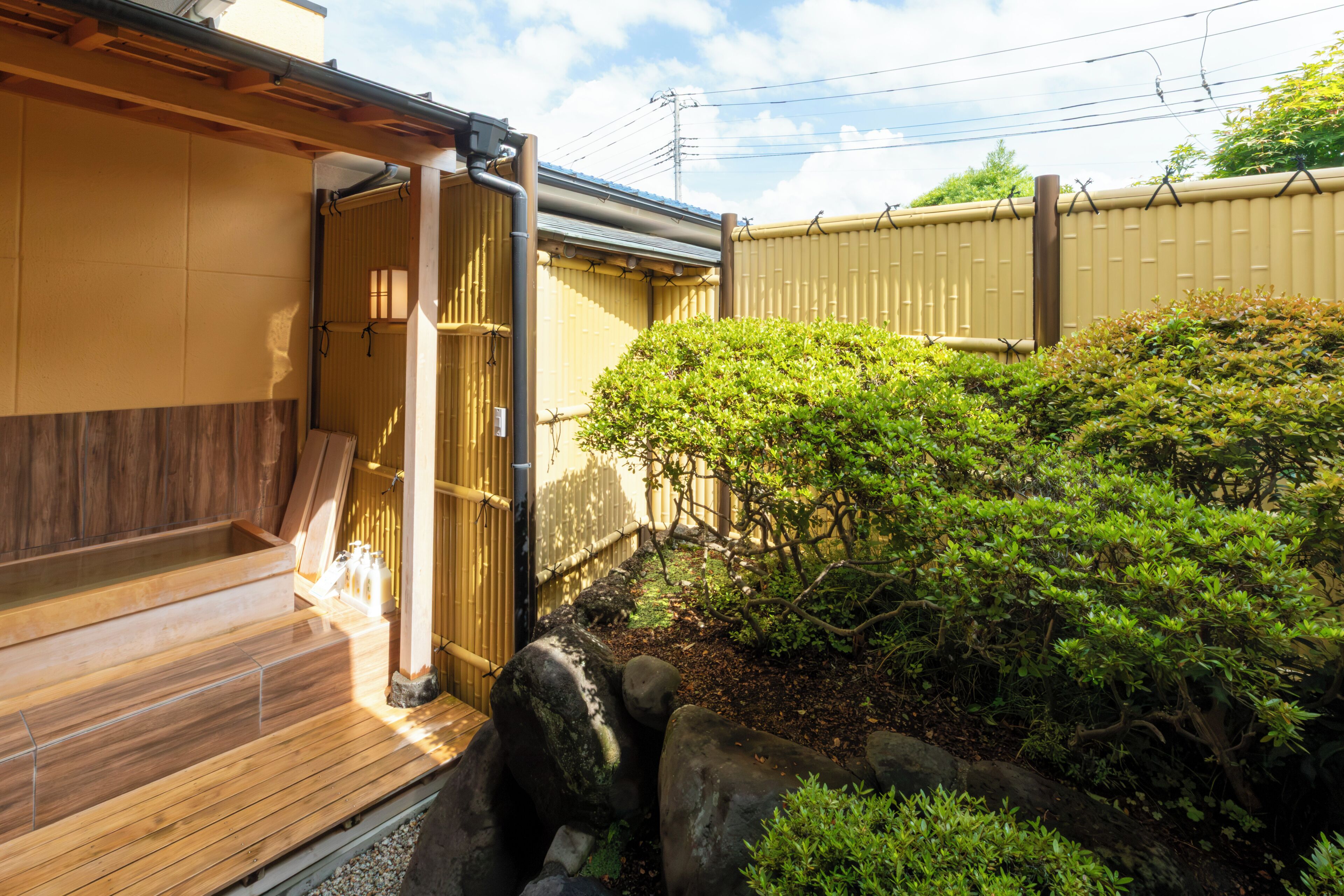 Deluxe Room, Non Smoking, Garden View | Bathroom