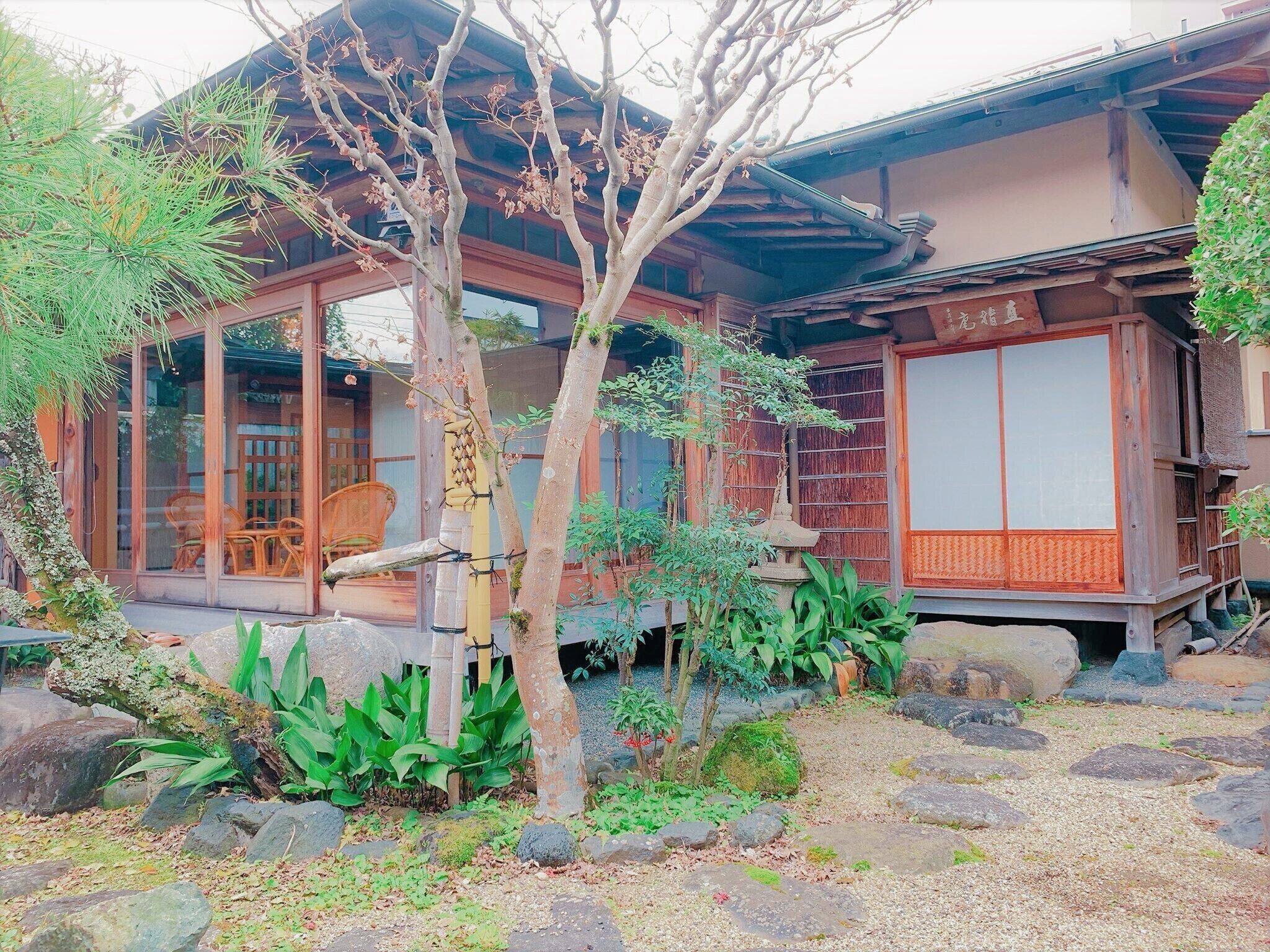 WiFi (無料)、ベッドシーツ