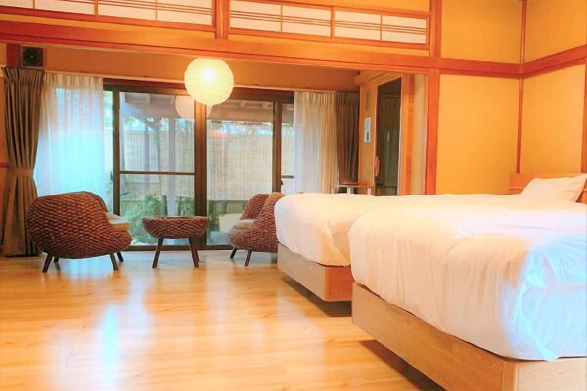 Free WiFi, bed sheets