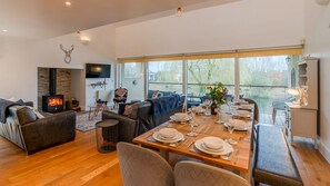 Dining - Firecrest, Cotswold Water Park - sleeps 10 guests  in 4 bedrooms (Cotswold Water Park)