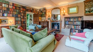 TV, fireplace, books, offices - Kentchurch Court - Kentchurch Estate (Kentchurch)