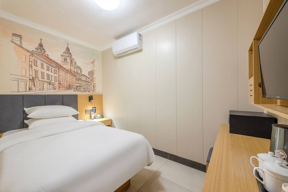 Chambre | Articles gratuits dans le mini-bar, bureau, rideaux occultants