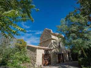 Exterior - Charming stone house with a private pool (Montréal)